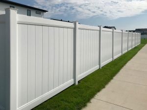 Read more about the article Benefits Of Beautiful Vinyl Fences On Your Property