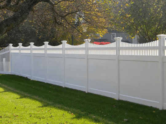 You are currently viewing Economical & Styling Privacy Fence Ideas for Your Home