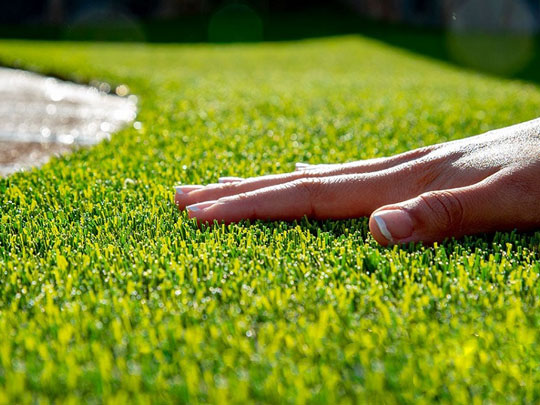 Read more about the article Artificial Grass vs. AstroTurf Review and Advice