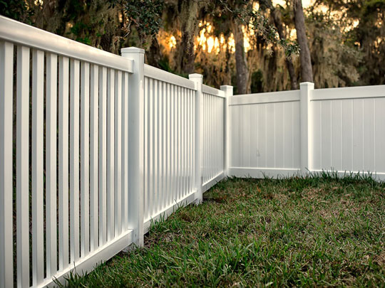 You are currently viewing Benefits of Vinyl Fencing